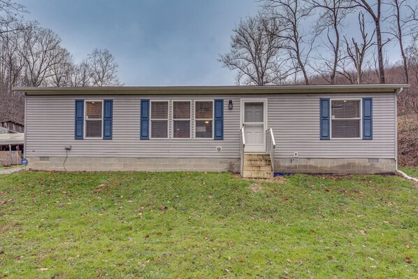 House (3 Bedrooms) | Interior - Pet-friendly Home ~ 10 Mi to Hocking Hills! (Laurelville)
