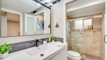 House (3 Bedrooms) | Bathroom
