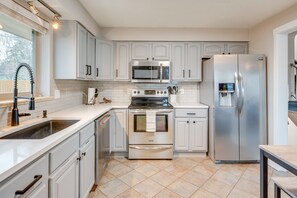 独立别墅 (3 Bedrooms) | 私人厨房 | 微波炉、烤箱、炉灶、洗碗机