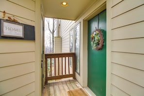 House (4 Bedrooms) | Interior - Wintergreen Resort Getaway w/ Deck, Mountain View! (Roseland)
