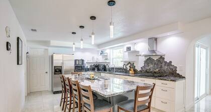 Largo Family Oasis: Private Pool & Hot Tub!