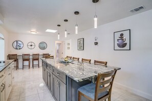 Interior - Largo Family Oasis: Private Pool & Hot Tub! (Largo)