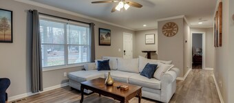 Family-friendly Home w/ Deck Near Colonial Beach!