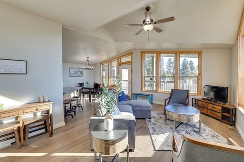 Peaceful Deary Vacation Rental w/ Deck & Views!