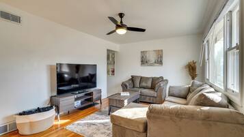 House (3 Bedrooms) | Front of property