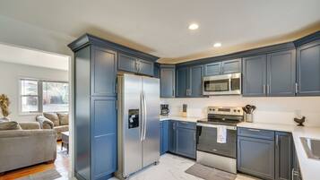 House (3 Bedrooms) | Interior