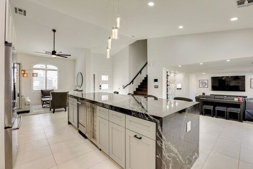 7 Mi to State Farm Stadium: Family Home w/ Pool