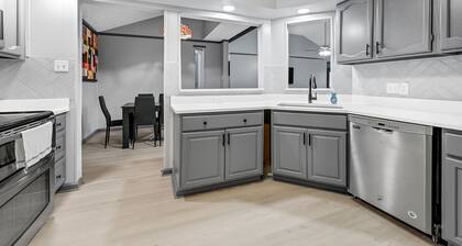 New Listing/NASA/ 4br 2ba 2000sq Sleeps10, Pet Friendly,Monthly discounts