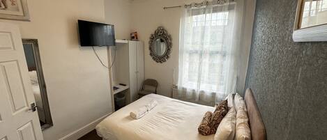 Espace de travail pour ordinateur portable, fer et planche à repasser