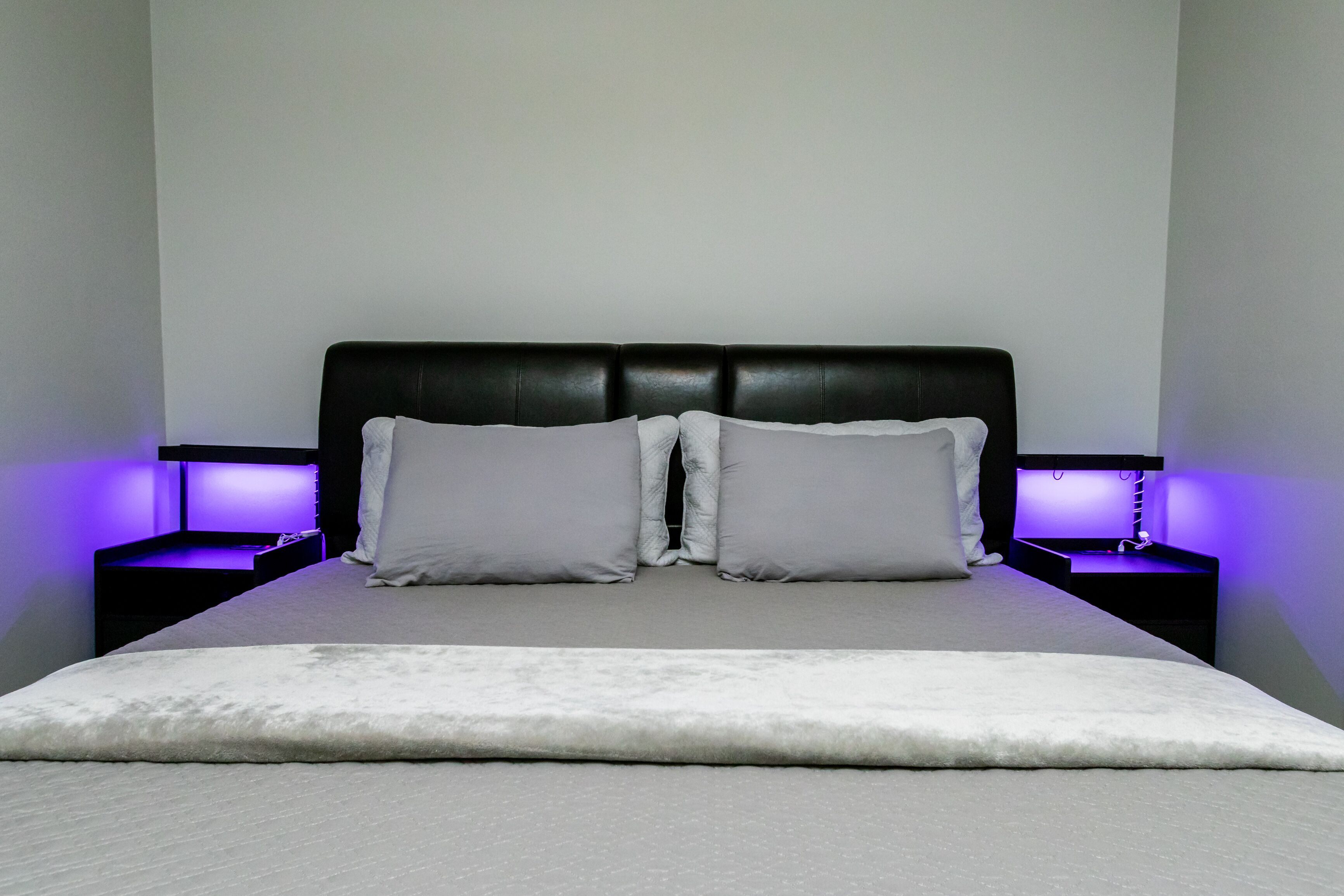 2 bedrooms, desk, iron/ironing board, travel crib