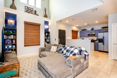 Central Tucson, family friendly get-away and spacious.