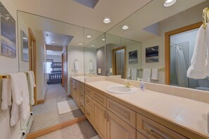 مجففات شعر، مناشف