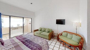 3 quartos, cofres nos quartos, ferros/tábuas de passar roupa