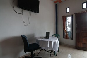 Reception - Hotel O Lona Guest House SyariahNearScience Park Universitas Riau (Pekanbaru)