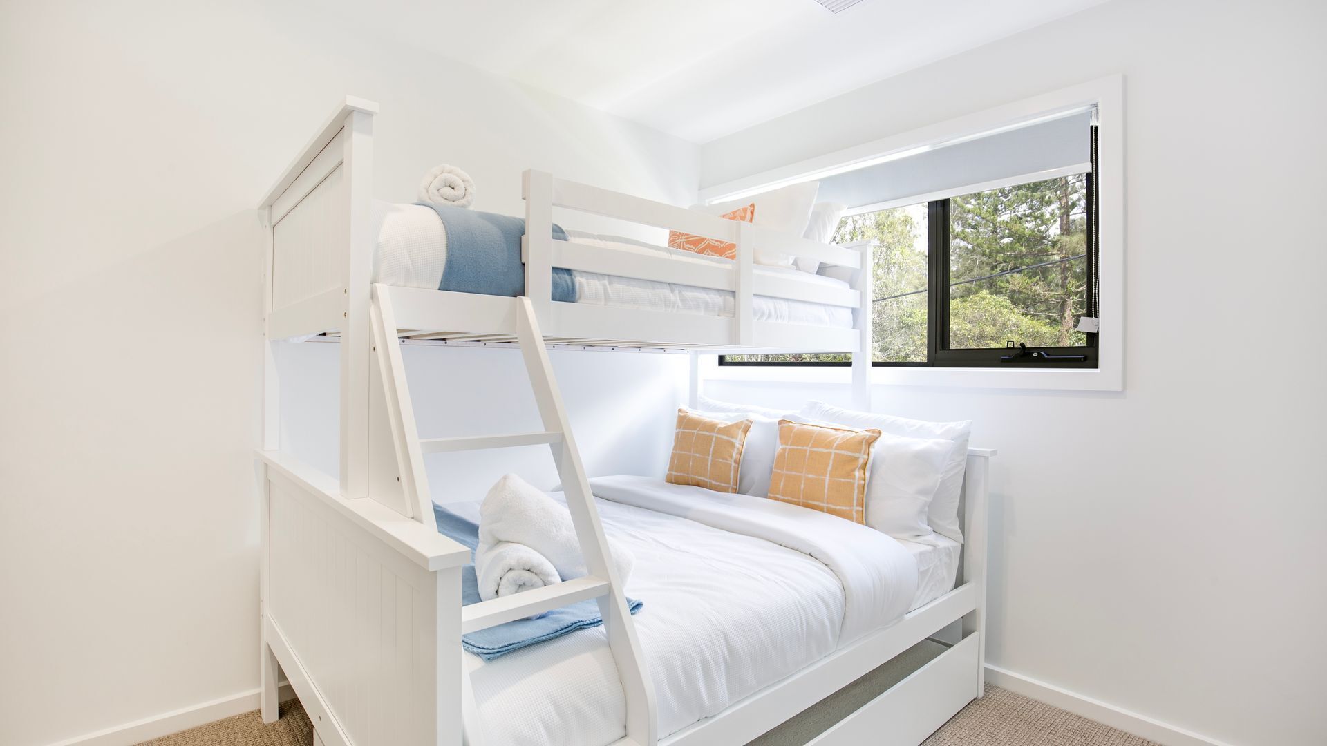 4 bedrooms, desk, iron/ironing board, travel cot