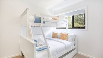 4 bedrooms, desk, iron/ironing board, travel cot