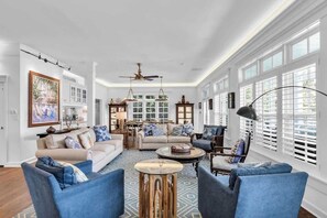 Unclassified image, 5 of 72, button