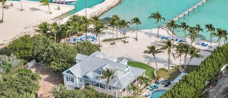 المنشأة من الخارج