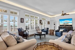 Unclassified image, 4 of 72, button