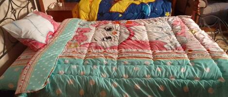 3 quartos, ferros/tábuas de passar roupa, Wi-Fi, roupa de cama