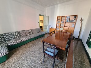 City Apartment | Living area