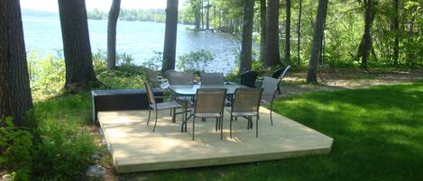 屋外ダイニングエリア