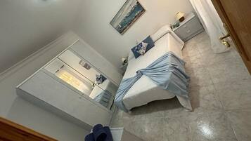 1 slaapkamer, reisbedje, wifi, beddengoed