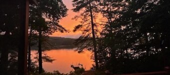 Welcome to Dorie's Cottage! Cozy waterfront home with gorgeous sunset views!