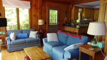 TV connectée, lecteur de DVD, table de tennis de table, chaßne hi-fi