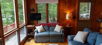 Welcome to Dorie's Cottage! Cozy waterfront home with gorgeous sunset views!