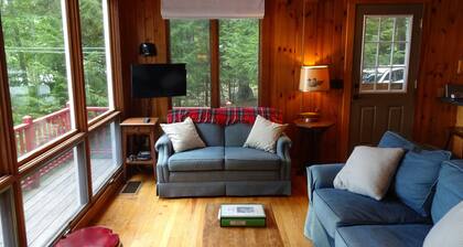 Welcome to Dorie's Cottage! Cozy waterfront home with gorgeous sunset views!