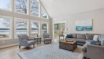 智能电视、壁炉