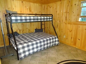 4 habitaciones, tabla de planchar con plancha y wifi gratis