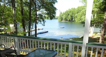 Wonderful pet-friendly waterfront home on Sebago Lake Basin in Standish