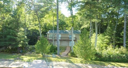 Beautiful pet-friendly home with gorgeous sandy beach on Little Sebago Lake!