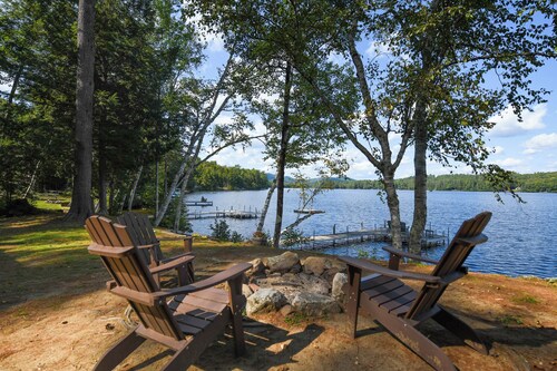 Spacious, cozy waterfront cottage on Norway Lake with hiking trails nearby.