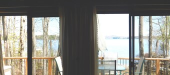 Waterfront Frye Island Cottage – Dock, Beach & Sunrise Views