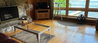 Charming pet-friendly Maine camp in a peaceful cove on Little Sebago.