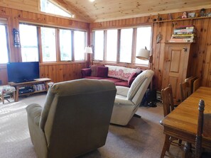 Smart TV, DVD player