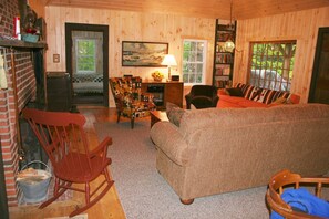 Fireplace, books, stereo - SUMMER SPECIAL Vintage cottage w/ beautiful mountain views across Sebago Lake (Raymond)