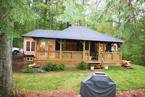 Exterior - SUMMER SPECIAL Vintage cottage w/ beautiful mountain views across Sebago Lake (Raymond)