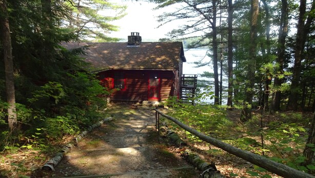 Property grounds - Pinewood Cabin – Cozy Maine Lakefront with Dock, Canoe & Rowboat (Naples)