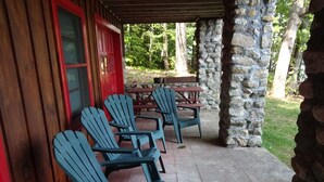 Terrace/patio - Pinewood Cabin – Cozy Maine Lakefront with Dock, Canoe & Rowboat (Naples)