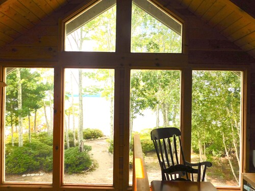 Serene Frye Island cottage with spectacular mountain and sunset views!