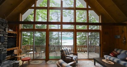 Live “Carefree” at Sorgenfrei – Pet-Friendly Lakefront Retreat