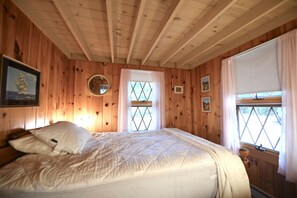 3 bedrooms, iron/ironing board, free WiFi