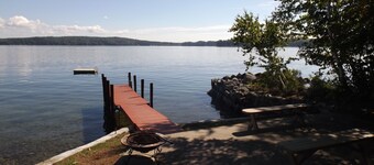 Cozy cottage on Sebago Lake with amazing views and excellent swimming!