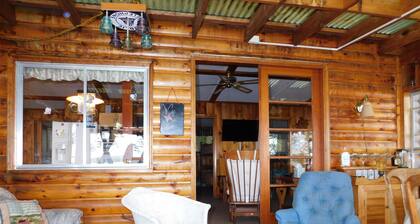 Cozy cottage on Sebago Lake with amazing views and excellent swimming!