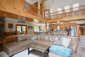 Smart TV, fireplace, DVD player