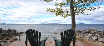 Pet-Friendly Waterfront Retreat w/ Sunset Views & Sandy Beach on Frye Island